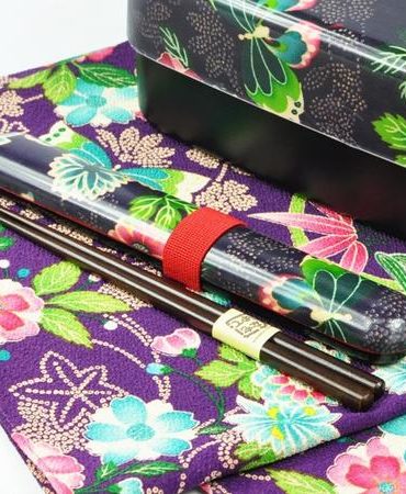 Kimono pattern chopsticks with a case