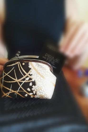 Kimono-wallet-pouch-black-gold-2