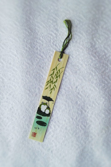 Bamboo-bookmark-Frog-1