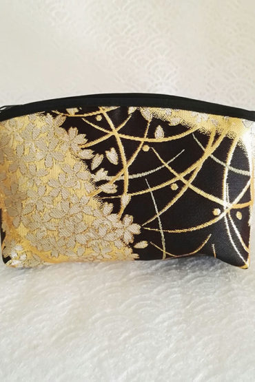 Kimono-Pouch-Black-Gold