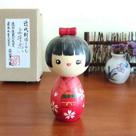 Kokeshi-doll yosooi