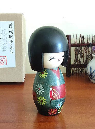Japanese Kokeshi doll Hanahubuki wooden doll figurine j-okini malta
