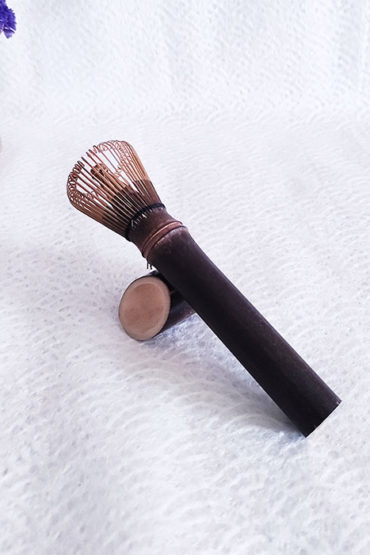 Matcha-whisk-with-a-long-handle-brown-1