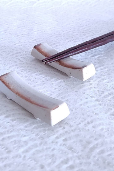 2P-Japanese-Chopsticks-rest-Shino-a