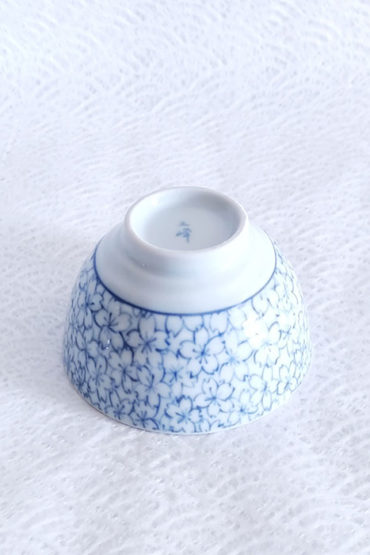 Japanese-Yunomi-tea-cup-Sakura-Blue