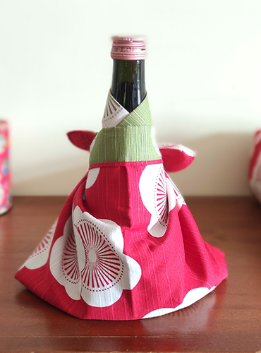 Sake 03 Junmai Tokubetsu 30cl With Furoshiki wrapping