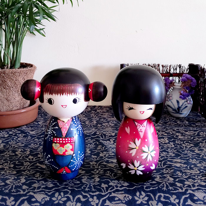 Details about   Japanese Kokeshi Wood Doll Hanatsumi Flower Picking 170mm C258 MADE IN JAPAN 