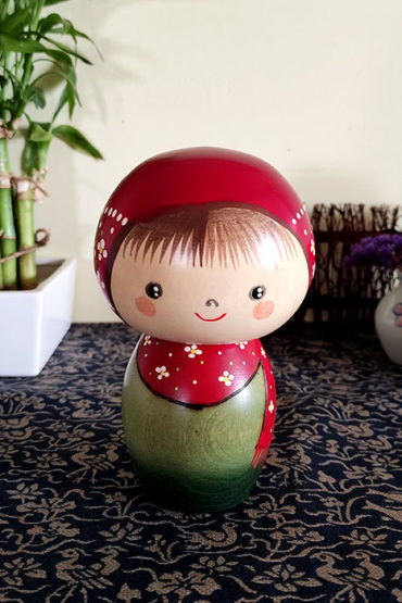 Japanese-Kokeshi-doll-Hanakazari