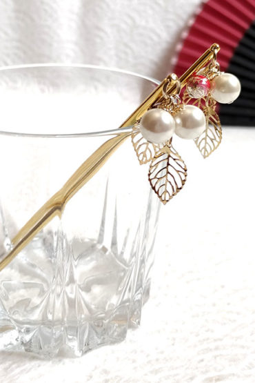 Kanzashi-hair-stick-pearls-&-leaves-1