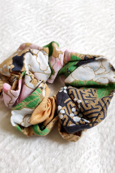 Yukata-Scrunchie-Botan-1