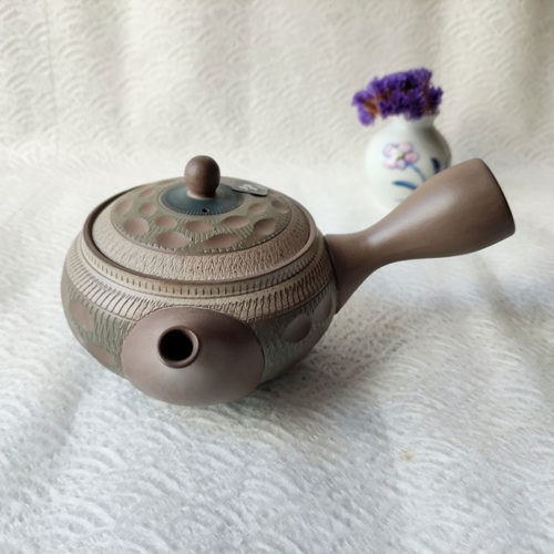 Hand-curved-Tokoname-teapot-5