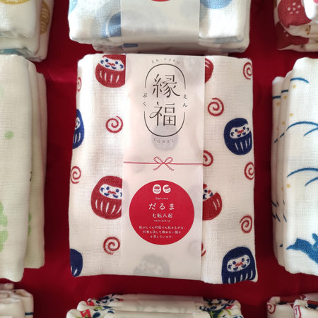 Japanese-fluffy-lucky-Gauze-towel-Daruma-2