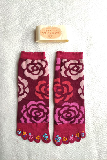 Japanese-socks-with-5-toes-rose-pink