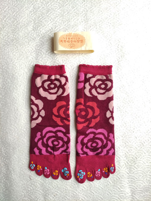 Japanese-socks-with-5-toes-rose-pink