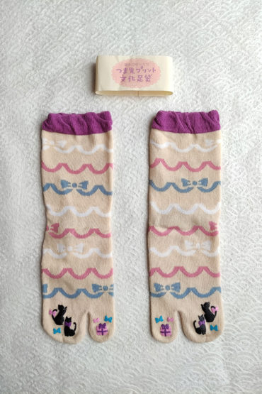Tabi-socks-with-Toes-Print-Neko-Cream