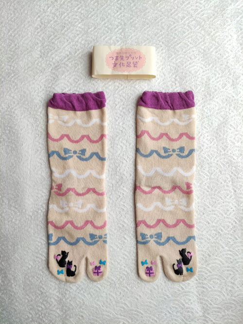 Tabi-socks-with-Toes-Print-Neko-Cream