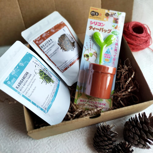 Two-loose-tea-and-Seedling-tea-infuser-gift-box
