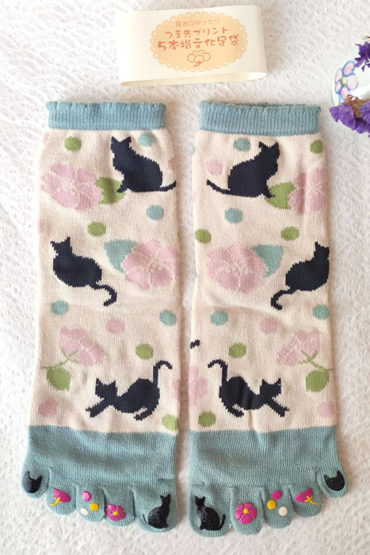 5-Toes-socks-with-toes-print-Yumemi-Neko