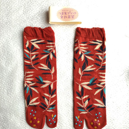 Tabi-socks-with-Toes-Print-Leaf