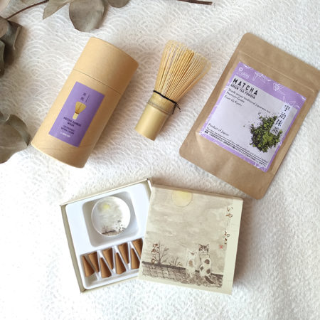 Matcha,-Bamboo-Whisk-and-Incense-Gift-Box-neko