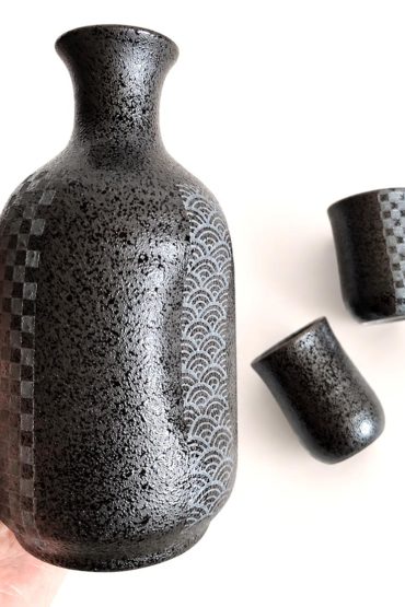 Japanese Sake Set Ginsai made in Japan in dark silvery grey. Available at j-okini.com in Malta