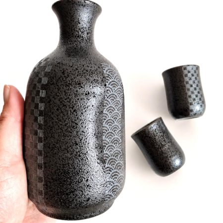 Japanese Sake Set Ginsai made in Japan in dark silvery grey. Available at j-okini.com in Malta