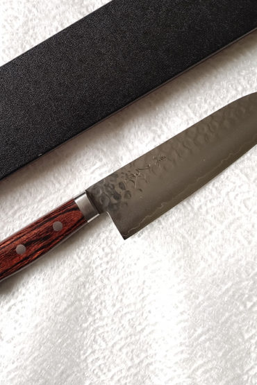 Japanese-Kitchen-Knife-Santoku-Hammered-VG1-2