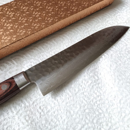 Japanese-Kitchen-Knife-Santoku-Hammered-VG10-Damascus-2