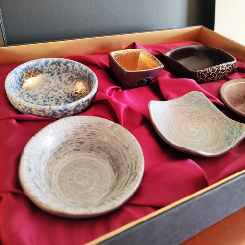 Arita-ware-Gold-decoration-Kobachi-gift-set-2a