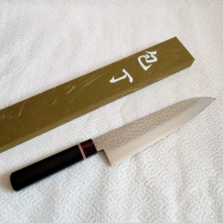 Japanese-Kitchen-Knife-Gyutou-Hammered-VG10-Octagonal-handle