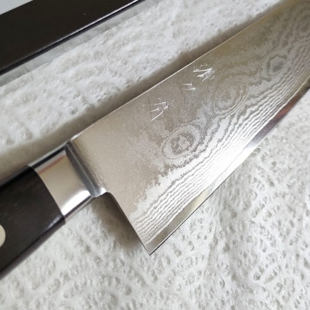 Japanese-Kitchen-Knife-Gyutou-Kumadori V10-33-layers
