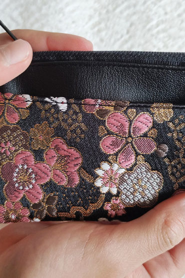 Kimono-wallet-(small)-with-Zip-Black-Sakura