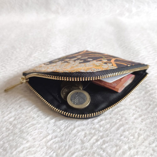 Kimono-wallet-with-L-shape-Zip-Black-Gold-Sakura