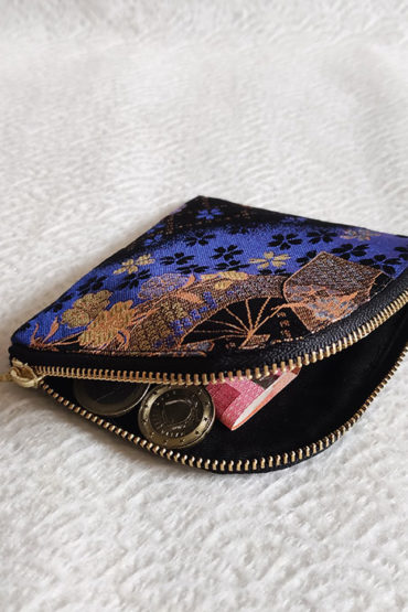 Kimono-wallet-with-L-shape-Zip-Blue-Gold-Sakura