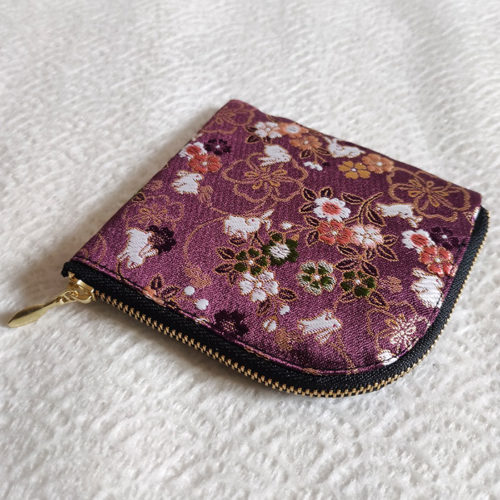 Kimono-wallet-with-L-shape-Zip-Kodai-murasaki-bunnies-1