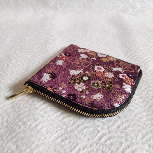 Kimono-wallet-with-L-shape-Zip-Kodai-murasaki-bunnies-1