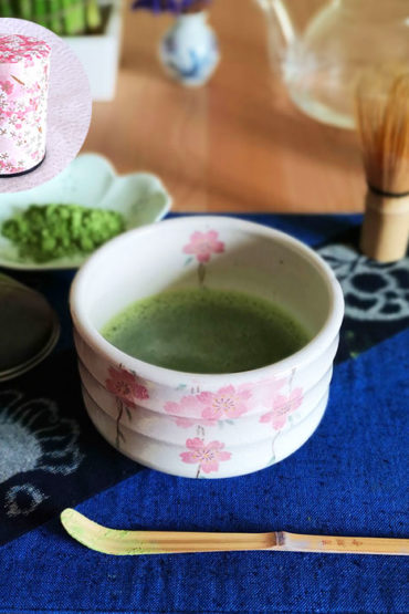 Sakura-Matcha-in-a-Sakura-tin