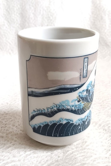Sushi-Yunomi-cup-Great-wave-1a