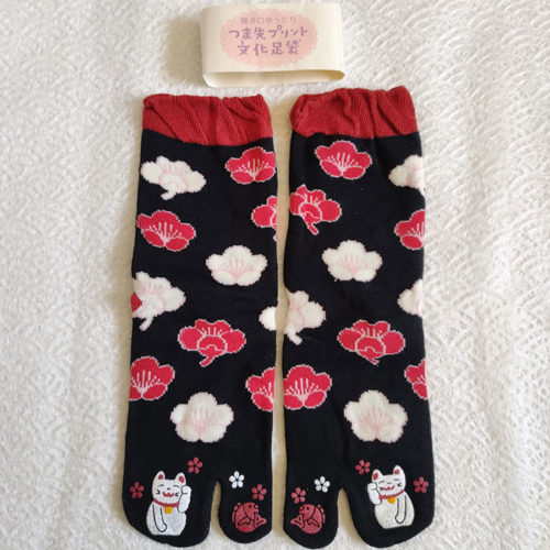 Tabi-socks-with-Toes-Print-Ume-&-maneki-neko