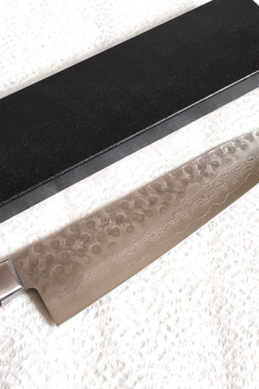 Japanese-Kitchen-Knife-Gyutou-Hammered-VG10-Damascus-1a