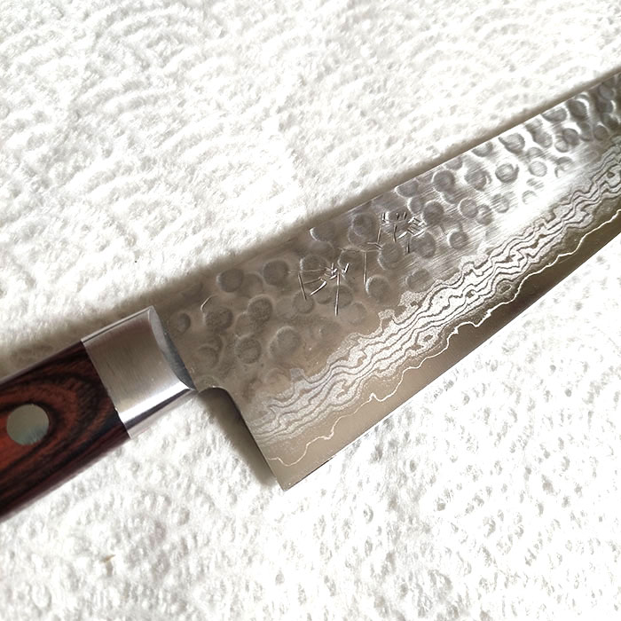 Japanese-Kitchen-Knife-Gyutou-Hammered-VG10-Damascus-1a