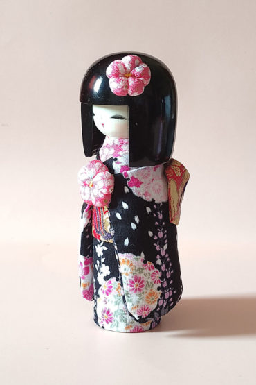Japanese wooden doll wearing traditional kimono – Kyo Bijin Creative Kokeshi. j-okini.com in Malta