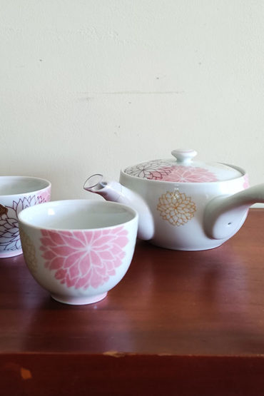 Arita-ware-Japanese-Teaset-Kiku-2