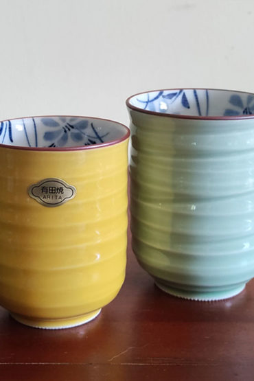 Arita-ware-Japanese-yunomi-tea-cups-pair-shikisai
