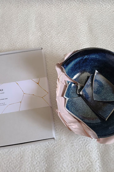 Kintsugi-kit-with-a-broken-Japanese-bowl