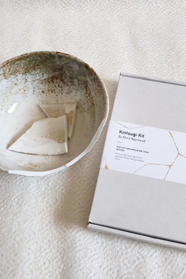 Kintsugi-kit-with-a-broken-Japanese-deep-bowl