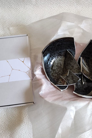 Kintsugi-kit-with-broken-Japanese-deep-bowl