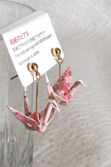 Handmade-Origami-earring-crane-pink-1