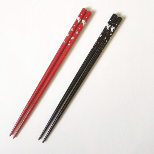 Japanese-chopsticks-Tsuki-Usagi-black-&-red-2