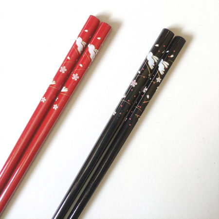 Japanese-chopsticks-Tsuki-Usagi-black-&-red